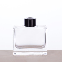 Bouteille d'aromathérapie carrée transparente de 100ml pour la maison de luxe Bouteille de diffuseur d'arôme en verre avec collier