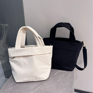 กระเป๋าสะพายไนลอนแบบยูนิเซ็กซ์  บุโพลีเอสเตอร์  จุของได้เยอะ  น้ำหนักเบา  พกพาสะดวก  เหมาะสำหรับทำงานและพักผ่อน  ใช้ได้ทุกฤดู - Product Image 3