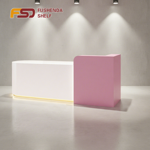Mostrador de Recepción Curvo de Diseño Moderno y Lujoso para Salón de Belleza, para Organización y Capacitación, para Mostrador de Caja, Tiendas de Ropa - Product Image 1