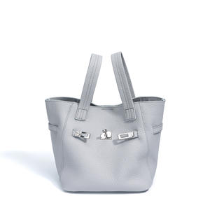 Nouveau sac à main en cuir véritable pour femmes, style classique, sensation haut de gamme, sac bandoulière, durable et léger - Product Image 4