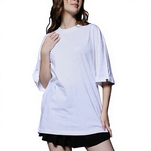 T-shirt pour femme fabriqué sur mesure (OEM), 240 GSM, très haute qualité, 100% coton, logo personnalisé, épaules tombantes, style décontracté, vêtement d'été - Product Image 3