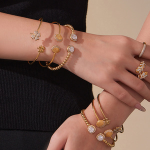 Thời trang unisex thép không gỉ 18K vàng mạ Clover Zircon dát mỏng mở <span class=keywords><strong>Bangle</strong></span> <span class=keywords><strong>Set</strong></span> cho mặc hàng ngày Đảng - Product Image 3