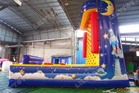 Château gonflable sur le thème des bonbons, château arc-en-ciel pour les fêtes d'enfants, aire de jeux extérieure