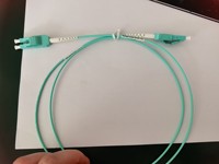 Kabel Patch konektor serat optik LC Uniboot perubahan polaritas reversibel untuk pusat Data kabel terstruktur kepadatan tinggi OM3/OM4