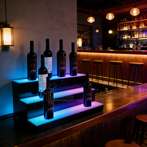 Exhibidor de Botellas de Licor y Whisky de Acrílico Personalizado con 3 Niveles LED, Estante de Exhibición de Botellas de Acrílico de 3 Niveles para <span class=keywords><strong>Bar</strong></span>, Exhibidor de Botellas de Vodka y Ron - Product Image 1