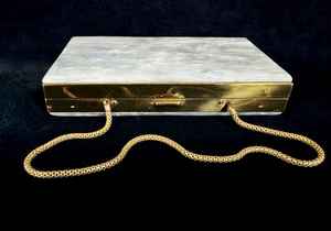 Elegante Bolso de Mano Tipo Clutch de Resina para Mujer con Diseño Único, Material Resistente y Patrones Coloridos - Product Image 3