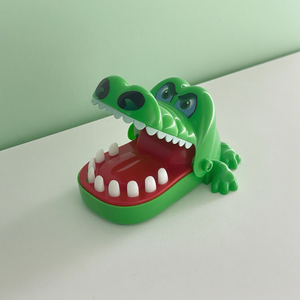 Juguete de descompresión de cocodrilo, mordedura de mano, truco de ventilación creativo, artefacto de descompresión para niños - Product Image 4