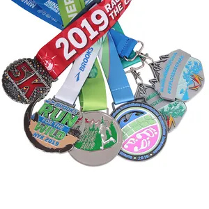 Kişiselleştirilmiş özel spor altın maraton ödülü hediyelik eşya yüksek kalite 3d çinko alaşım metal kurdele ile madalya koşu