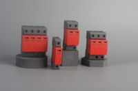 Perangkat Pelindung Lonjakan Tegangan DC LONG TAI SPD-40 T2 3P 1000VDC 2.4kV 20kA Cangkang Abu-abu Langsung dari Pabrik Sistem Tenaga Surya CE DIN Rail Mount