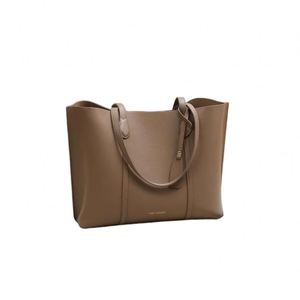 กระเป๋าโท้ทหนังวัวแท้คุณภาพพรีเมียมขนาดใหญ่แบบใหม่สั่งทำขายส่ง กระเป๋าถือสำหรับผู้หญิง ดีไซน์หรูหรา เหมาะสำหรับงานทางการ สำนักงาน หรือใช้ในชีวิตประจำวัน พร้อมซิปปิด - Product Image 3