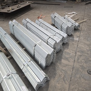 Barra <span class=keywords><strong>de</strong></span> Soporte Estructural para Aberturas en Paredes, Tipo SP, Galvanizada por Inmersión en Caliente, con Nervaduras, Estándar Australiano - Product Image 1
