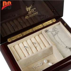 กล่องใส่เครื่องประดับไม้ทรงสี่เหลี่ยมแบบกำหนดเอง เงาหรูหรา ทันสมัย สำหรับใส่สร้อยคอ สร้อยข้อมือ และเครื่องประดับดนตรี - Product Image 6