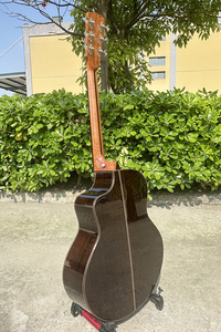 <span class=keywords><strong>Guitare</strong></span> acoustique Boult de haute qualité, modèle Jumbo Fingerstyle, avec table en épicéa massif, dos et éclisses en palissandre, et poignée avec accoudoir. - Product Image 6