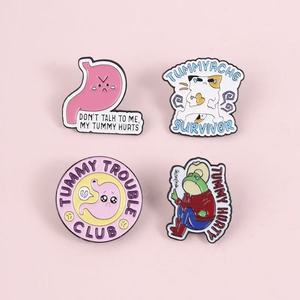 Broches et épingles créatives uniques en gros : Broches originales en forme d'organe, épingles en métal mignonnes et excentriques en forme de rateau et d'estomac, épingles de dessins animés en forme de grenouilles et de chatons pour vêtements - Product Image 2