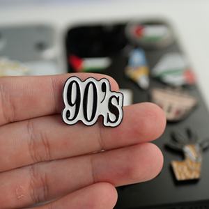 Pabrik kustom ukiran Pin logam halus Enamel bendera nomor desain paspor untuk telepon stiker dekorasi - Product Image 1