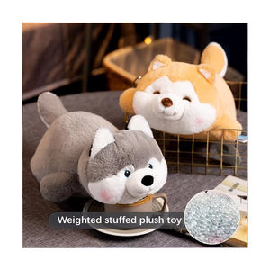 Peluche a Forma di Animale Carino in Posizione Sdraiata, Serie Madre-Figlio, Cane Imbottito, Cuscino Morbido Antistress con Riempimento in PP, Regalo Perfetto - Product Image 1