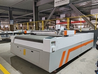 Machine de découpe automatique CNC à lame oscillante pour bâches imperméables et bateaux gonflables en PVC