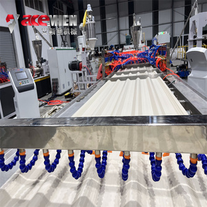 Ligne d'extrusion pour la production de tôles de toiture creuses - Product Image 1