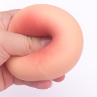 Balle anti-stress en Mochi fraise à récupération lente de 6 cm, jouet unisexe en caoutchouc malléable, balle anti-stress arc-en-ciel 9145, 18 ans et plus