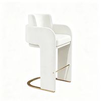 Tabouret de bar blanc de luxe moderne avec base en métal doré, chaise de bar rembourrée à hauteur de comptoir avec accoudoirs pour îlot de cuisine à domicile