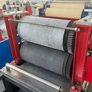 China Fabriek Servet Papier Productie Machines Kleine Business Twee Kleur Papieren Servet Tissue Making Machine Prijs