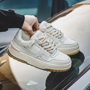 Chaussures de skateboard respirantes tendance à semelles épaisses pour hommes, de haute qualité, style rétro, décontractées, en maille, pour le quotidien, avec semelle compensée - Product Image 2