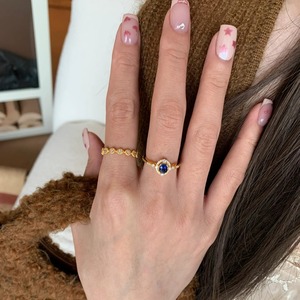 Anillo ovalado azul con zafiro para mujer, chapado en oro <span class=keywords><strong>de</strong></span> 18k, estilo vintage italiano, exquisito, moderno, ligero. - Product Image 3