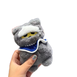 Porte-clés en peluche de coton écologique G-Dragon chat gris mignon de 13 cm, impression numérique, idéal pour cadeau d'anniversaire à thème dessin animé - Vente en gros - Product Image 1