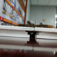 Plafon Akustik Fiberglass Tepi Tersembunyi Kustom NRC0.9 Tahan Api Antibakteri Tahan Kelembapan Penjualan Grosir