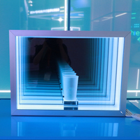 Boîte à lumière LED en acrylique à miroir infini personnalisée, boîte à lumière publicitaire pour magasin, bar, boîte à lumière magique en verre, néons