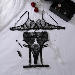 Conjunto de Lencería Erótica de 3 Piezas con Encaje Transparente, Tanga Sexy para Mujer, Liguero, Conjunto de Sujetador y Bragas Negros - Product Image 6