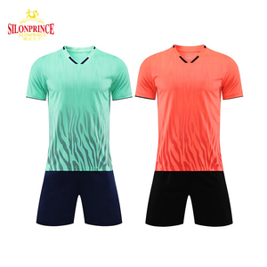 Completo da Calcio Maschile, Uniforme da Allenamento, Maglia a Maniche Corte con Collo a V, Giacca in Flanella a Quadri, Outfit Invernale per Calcio - Product Image 1