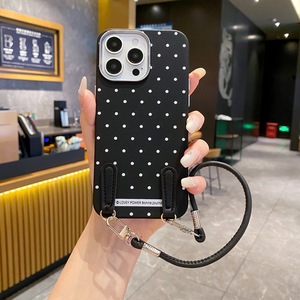 <span class=keywords><strong>Funda</strong></span> de Teléfono con Diseño de Cuero y Etiqueta en Inglés con Puntos Simples Estilo Coreano para <span class=keywords><strong>iPhone</strong></span> 16 15 14 13 Pro Max con Correa de Mano - Product Image 5