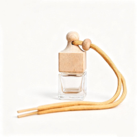 Diffuseur de parfum pour voiture personnalisé de 8 ml, flacon en verre transparent suspendu, diffuseur carré de 8 ml, flacons de parfum vides pour voiture avec couvercle en bois