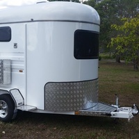 Remorque à chevaux de luxe standard australienne pour 2 chevaux, en métal, à 4 roues, remorquable, avec chargement par le haut, modèle standard