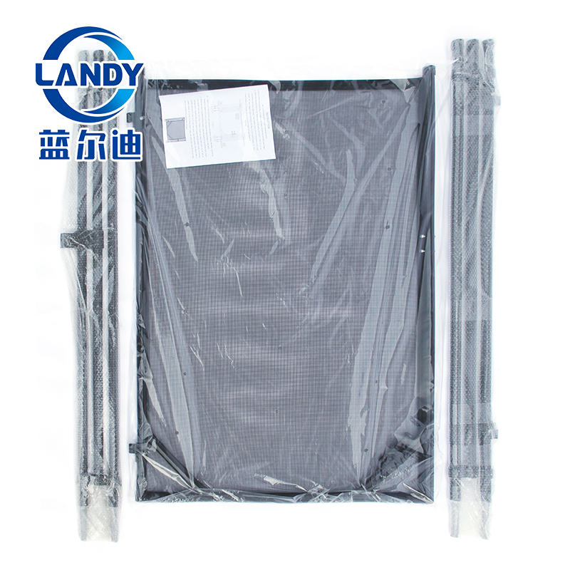 Porta della piscina nera