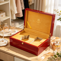 Boîte à parfum en bois haute brillance avec insert en mousse EVA pré-découpée, logo personnalisé, charnière et fermoir métalliques, coffret cadeau de luxe pour parfum, vente en gros pour marques