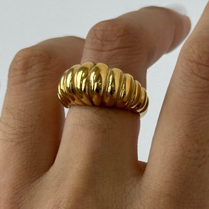 Anillo con Patrón Trenzado, Chapado en Oro de 18K, Acero Inoxidable, Diseño Geométrico, Joyería de Moda Unisex, Regalo - Product Image 4