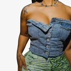 Katı Denim cep tasarım düğme yelek kadın rahat çıplak Midriff sarılmış göğüs kolsuz mahsul Tops bayanlar Streetwear tankları