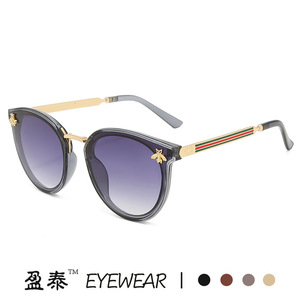 Lunettes de soleil Yingtai pour femmes, modèle Bee, protection UV400, monture en plastique et métal, tendance et stylées - Product Image 3