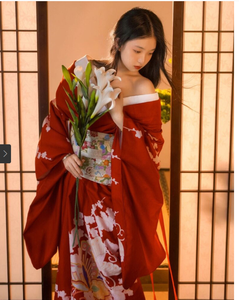 Kimono Formale da Donna, Tradizionale Modernizzato con Tocco Vintage, Rosso in Poliestere, Perfetto per Servizi Fotografici Personali, Stile <span class=keywords><strong>Giapponese</strong></span> Divino - Product Image 1