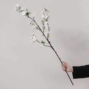 Ramo Decorativo de Boda con Flores de Cerezo Sakura Modernas y Realistas, Técnica de Inyección de Plástico, Flores Artificiales de Plástico - Product Image 3