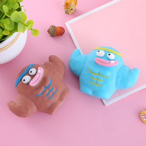 ของเล่นบีบยืดหยุ่นรูปชายหนุ่มกล้ามเนื้อสุดสร้างสรรค์สำหรับเด็ก ดีไซน์บิดง่าย ใช้ตกแต่งออฟฟิศได้ เป็นของขวัญเพื่อฟื้นฟูอารมณ์และเพิ่มความสุข - Product Image 3