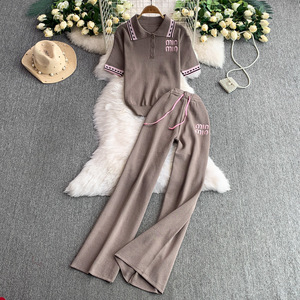 Completo in Maglia per Donna: T-shirt a Maniche Corte con Ricamo a Lettere sul Colletto e Pantaloni a <span class=keywords><strong>Gamba</strong></span> <span class=keywords><strong>Larga</strong></span> a Vita Alta Modellanti - Product Image 4