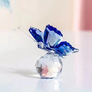 New Style Wholesale Colorful Crystal Crafts Flying Butterfly Figurines Paperweight with High Quality for Festival Gift