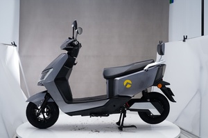 Nouvelle moto 60V 1200W conçue pour les jeunes, version KD économique, charge utile 200 kg, autonomie 80 km - Product Image 3