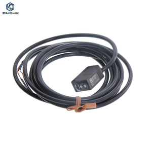 Sensor Fotoeléctrico de Reflexión Difusa Serie E3Z-D62 E3Z-D61 E3Z-D81 E3Z-D82 E3Z-D86 con Varias Salidas y Cables - Product Image 1