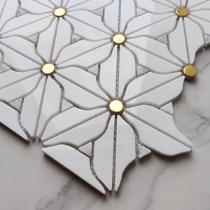 Mosaïque de carreaux en marbre blanc doré à motif floral en gros - Product Image 4