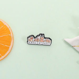 Turuncu kedi emaye Pin aşk dünyadaki tüm kediler broş yaka rozeti takı hediye Pet arkadaşlar için toptan - Product Image 2