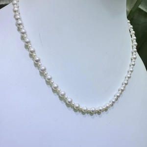 Collar de Perlas de Agua Dulce Naturales de Zhuji, 3-5 mm, Redondas, Casi Impecables, Tamaño Ajustable con Cierre de Plata - Product Image 1